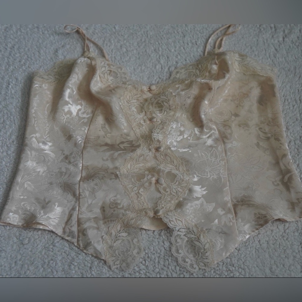 Victoria’s Secret Gold Label Vintage Elegant Cream Lace Camisole